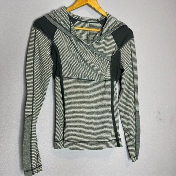 Lululemon Hooded Striped Gray Long Sleeve Shirt women's size 4 - Picture 4 of 8